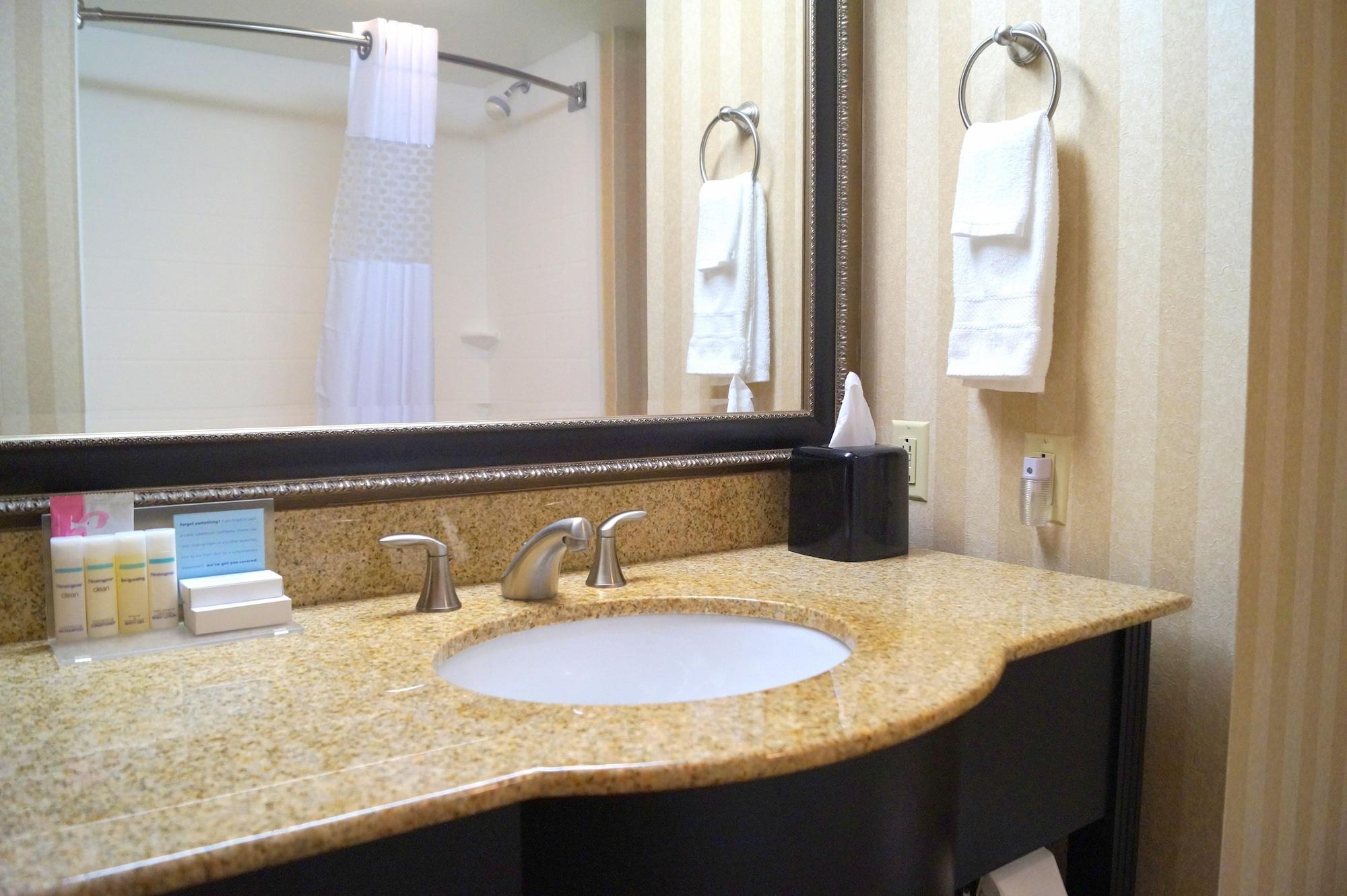 Hampton Inn Altoona Ngoại thất bức ảnh
