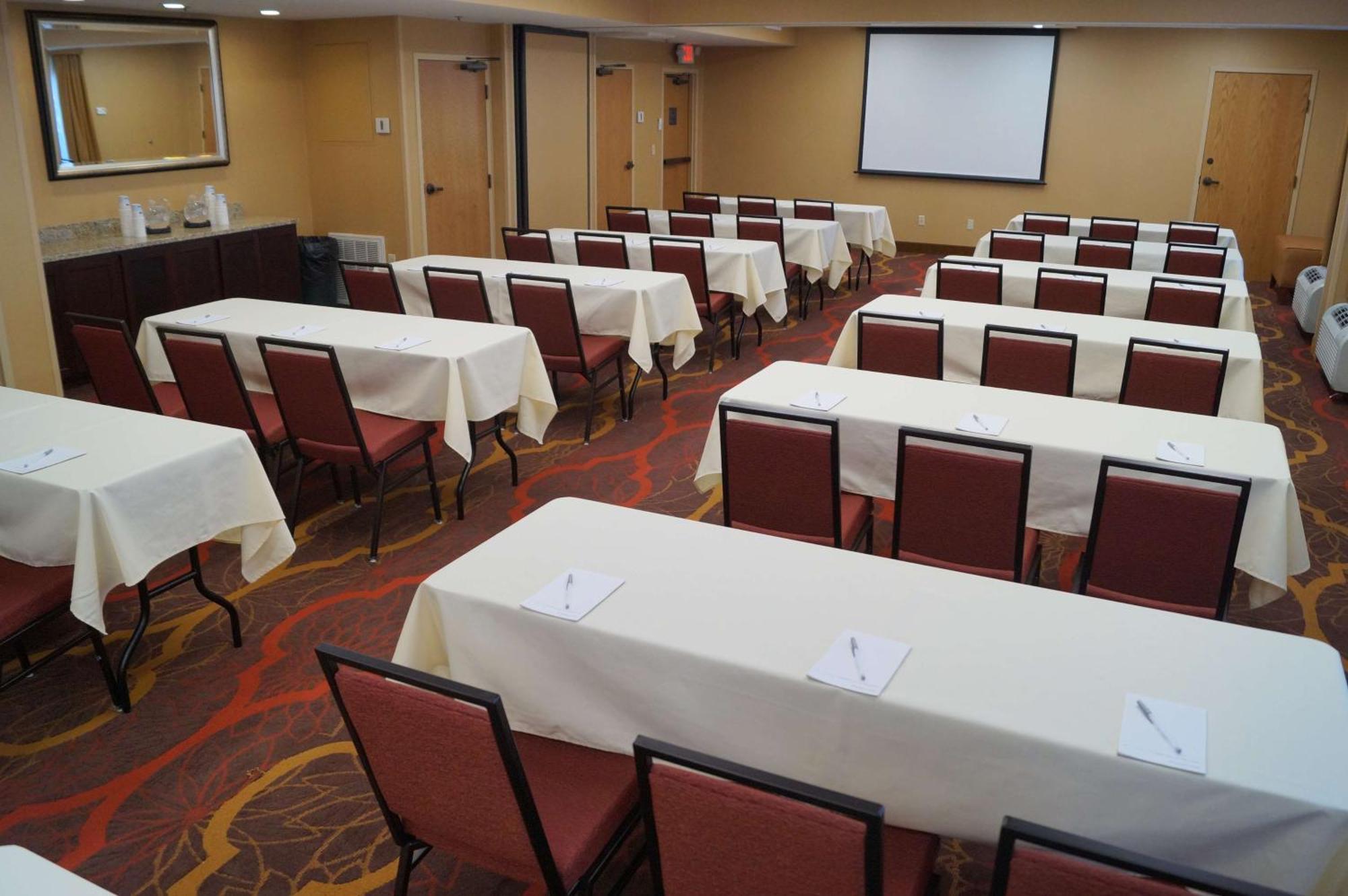 Hampton Inn Altoona Ngoại thất bức ảnh