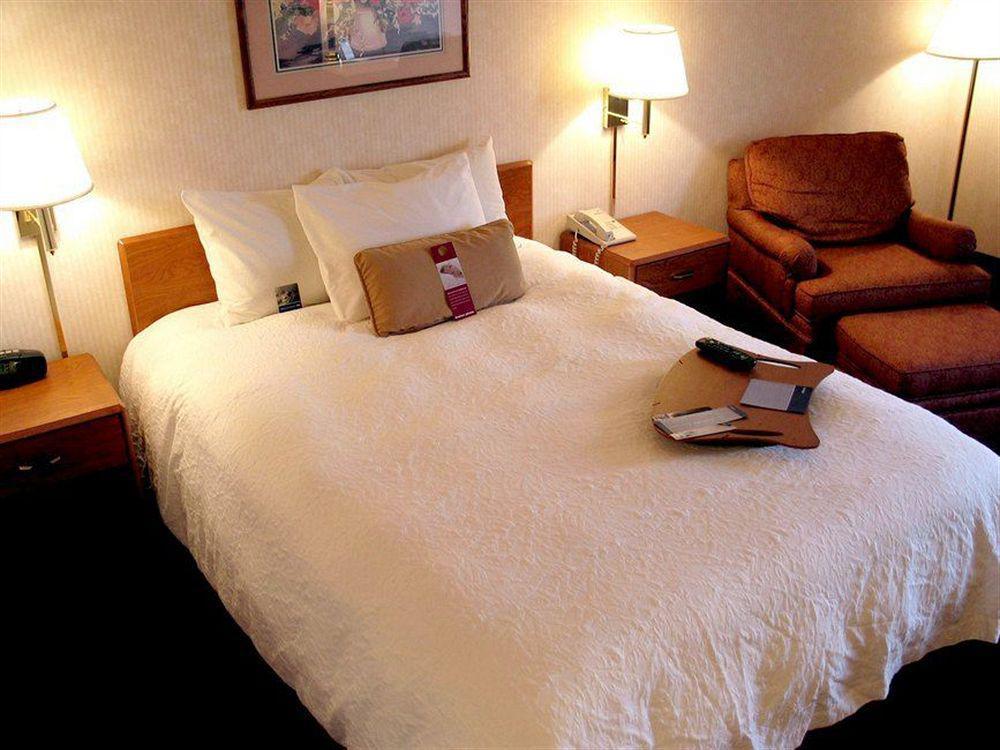 Hampton Inn Altoona Ngoại thất bức ảnh